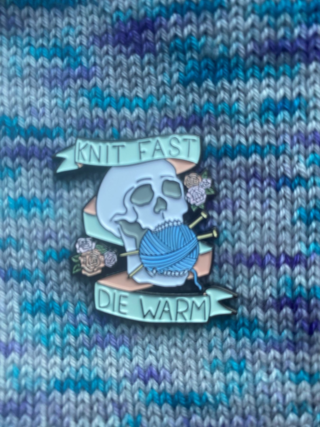Knit Fast Die Warm Skull Pin Badge